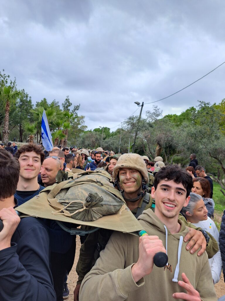 מסע כומתה עם החברים שבאו לעודד